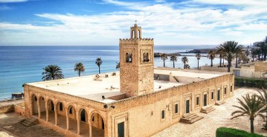 Imagen de Túnez destacado de los 7 mejores destinos a donde viajar en abril.